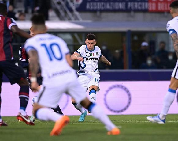  热刺防线送礼遭绝平，争冠关键分拱手相让  